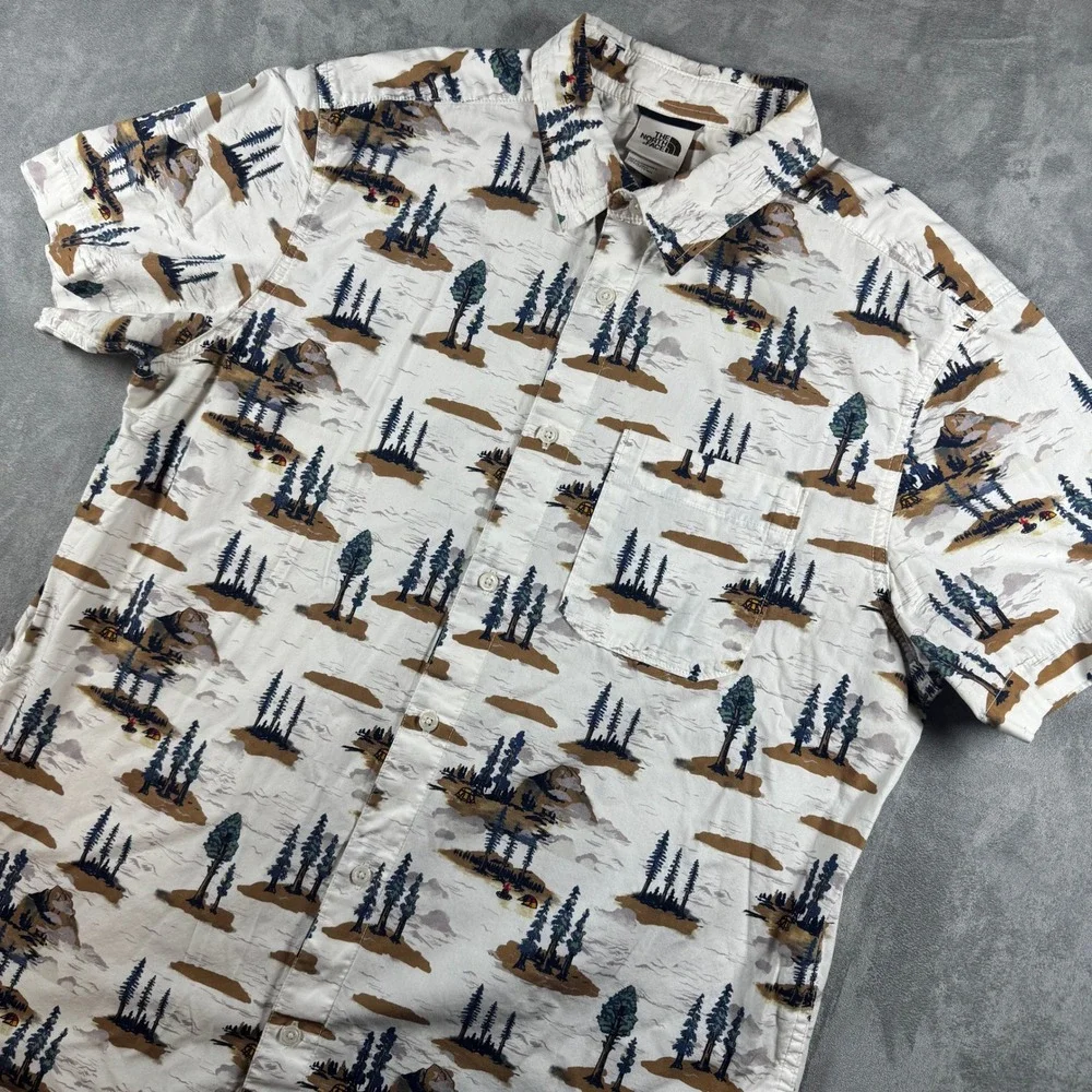 The North Face Mens Large Camping Forest Print Short Sleeve Button Down Shirt